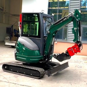 Certified Zero Tail Kubota Engine Mini Excavator Crawler Farm 1.8
