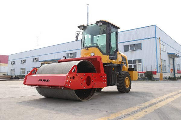 Self-propelled Hydraulic Pile Driver - Image 2