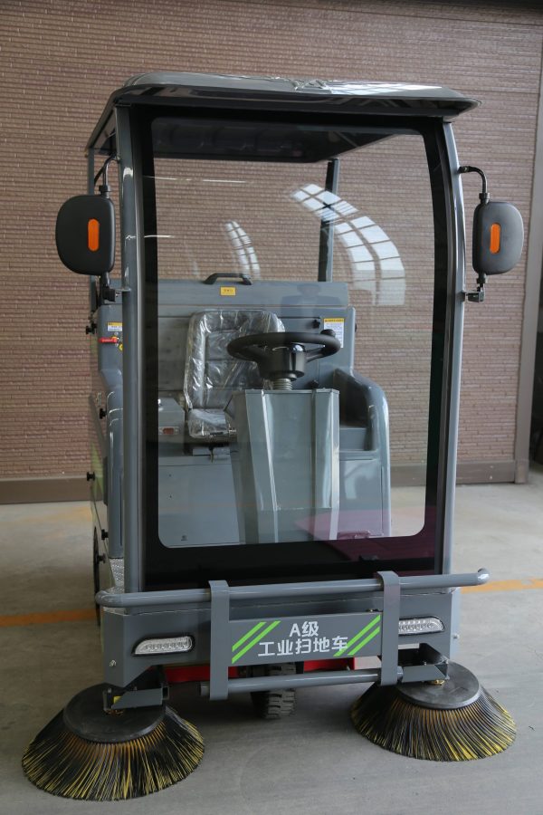 Road Sweeper Machine - Image 3