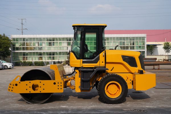 8 Ton Road Roller - Image 4