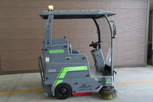 Road Sweeper Machine - Image 5
